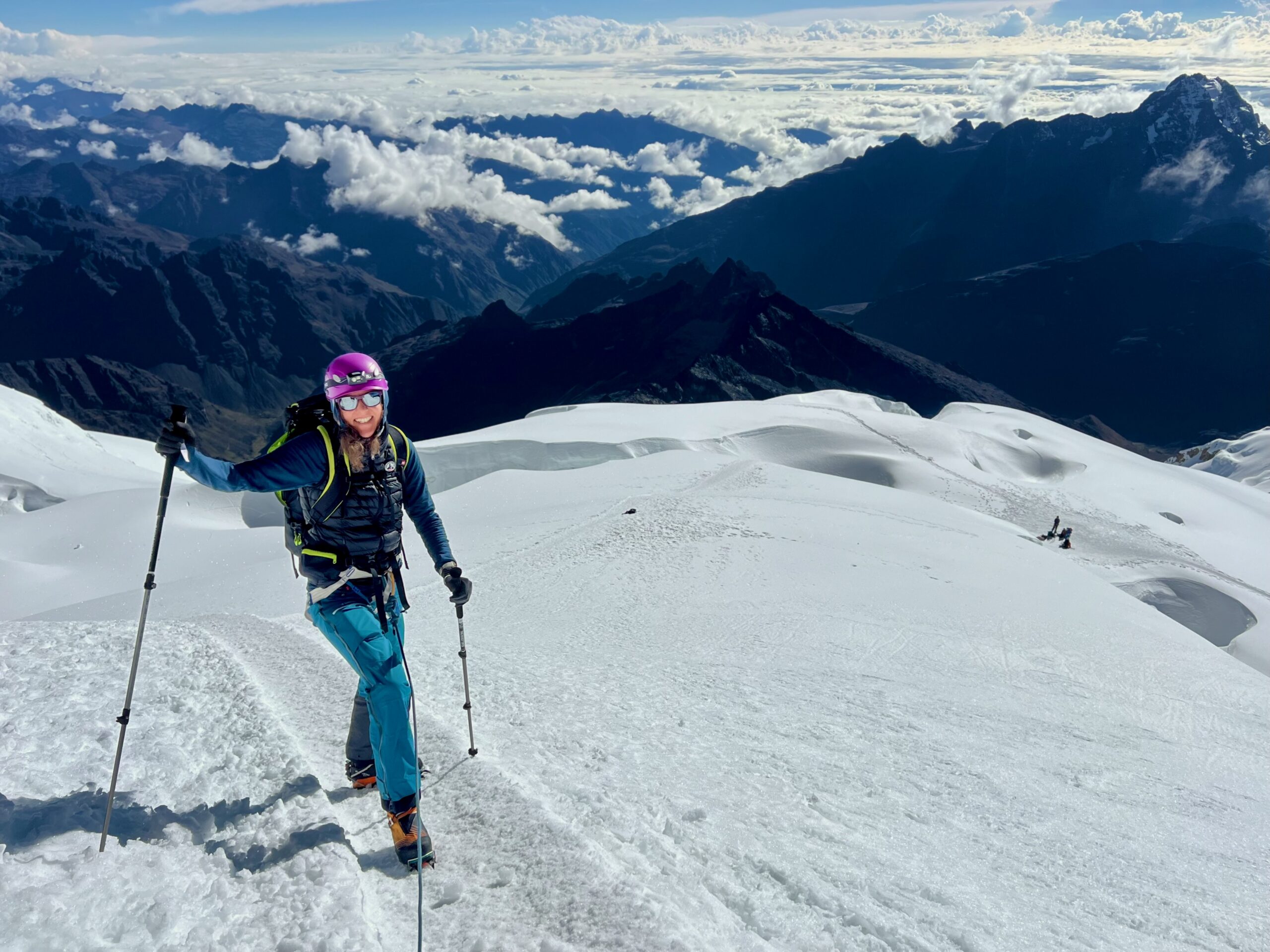 Farah Jouffroy à 6000m d'altitude sur le Huyana Potosi en Bolivie avec Cimas de la Esperanza